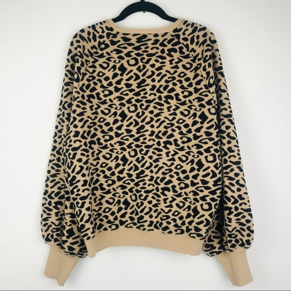 Philosophy || V-Neck Cheetah Patterned Bell Sleeve Sweater Size Large - Picture 9 of 13